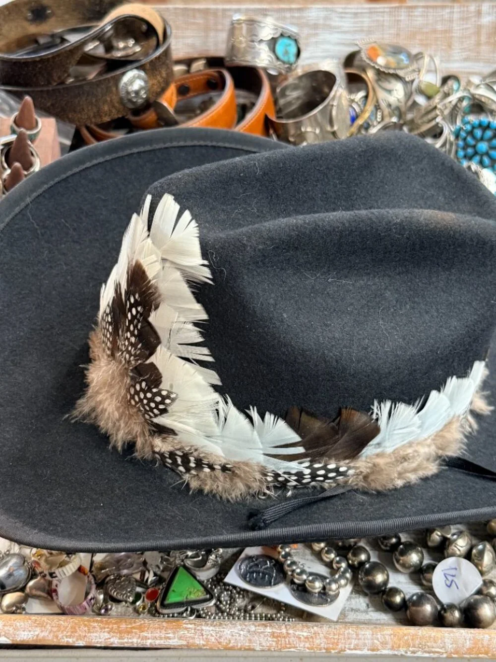 C. 1970s Smithbult Black Wool Cowboy Western Hat Feather Band 7 1/4